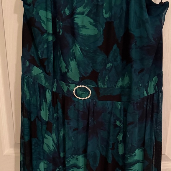 Chic Teal Floral Maxi Dress - Picture 2 of 6